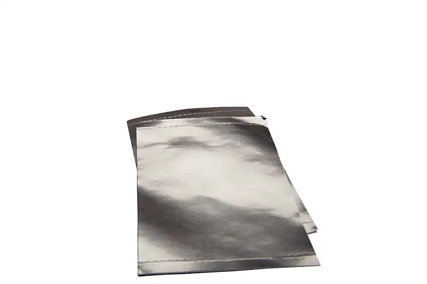 FEUILLE EN ALU PERFORABLE POUR PCR EP.20UM 130X80MM - X100