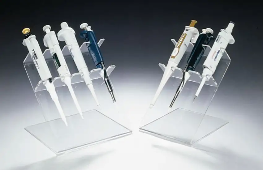 PORTOIR POUR 4 MICROPIPETTES