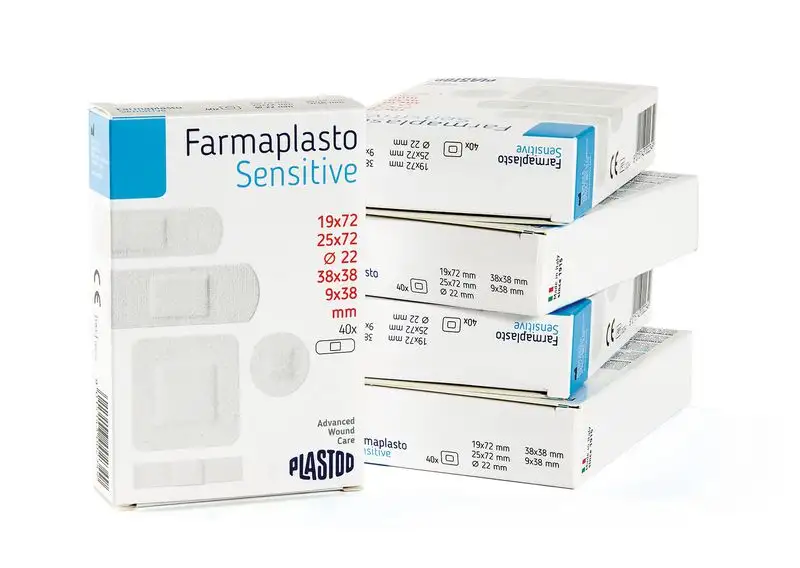 Assortiment de pansements en non-tissé blanc